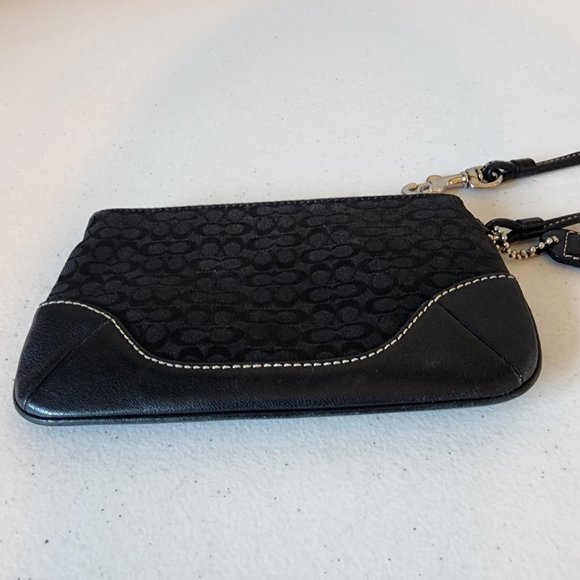 Coach Coin/Wristlet "EUC" - Picture 6 of 11
